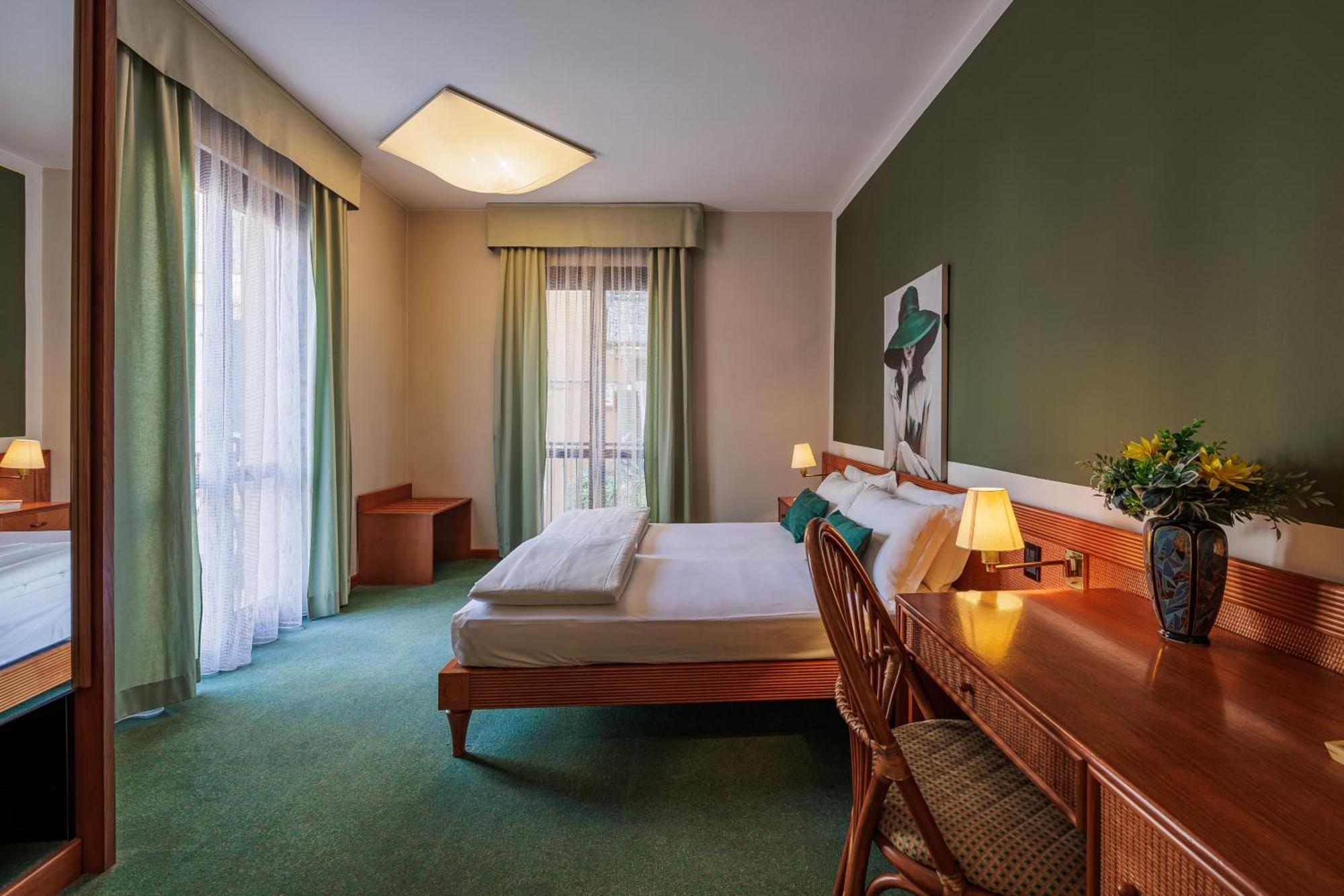 Grotta 3* Lazise
