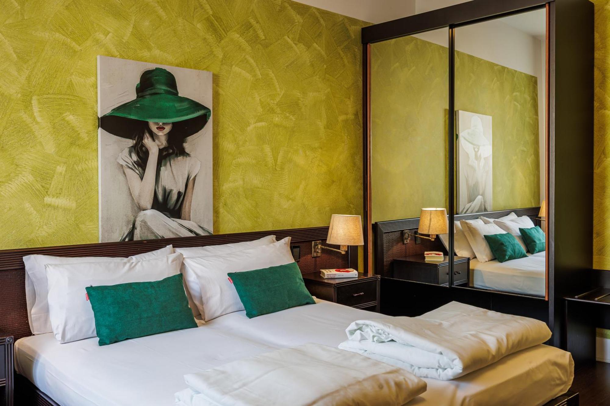 Grotta Hotel 3*