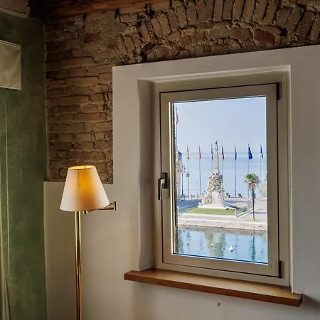 Hotel Alla Grotta Lazise Exterior photo