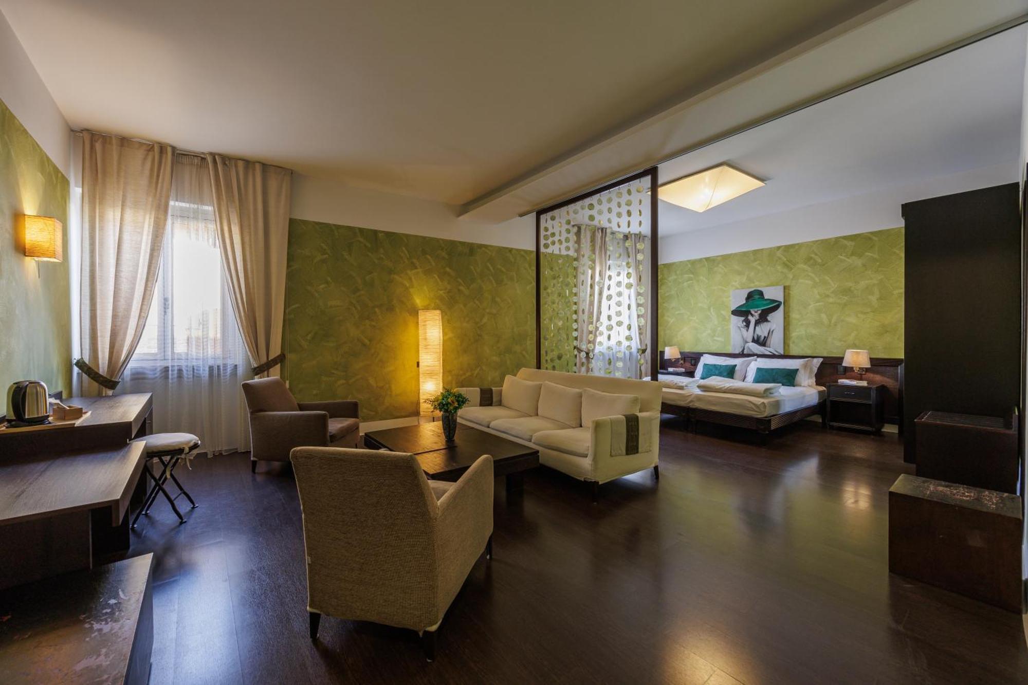 Grotta Hotel
