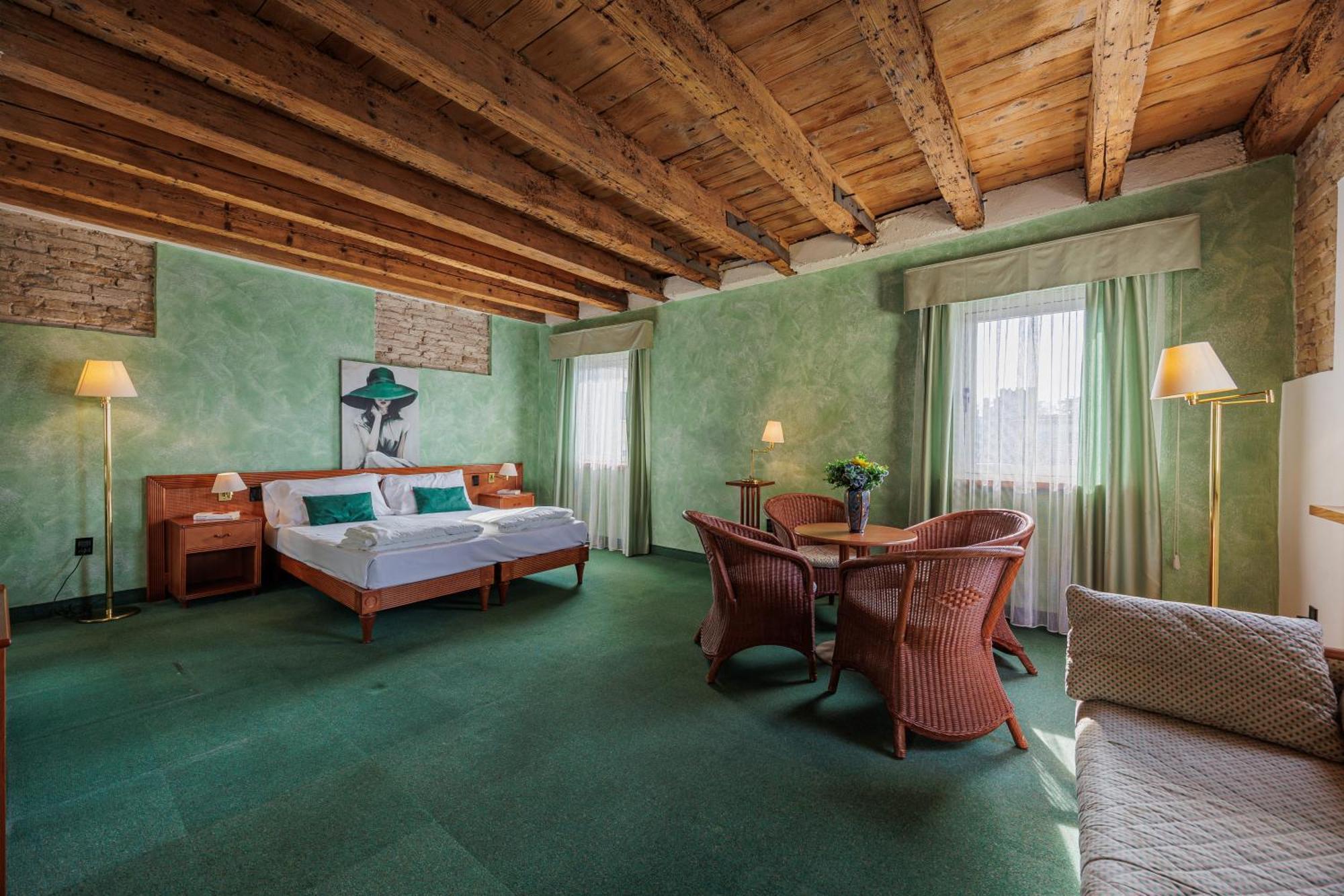 Grotta 3* Lazise