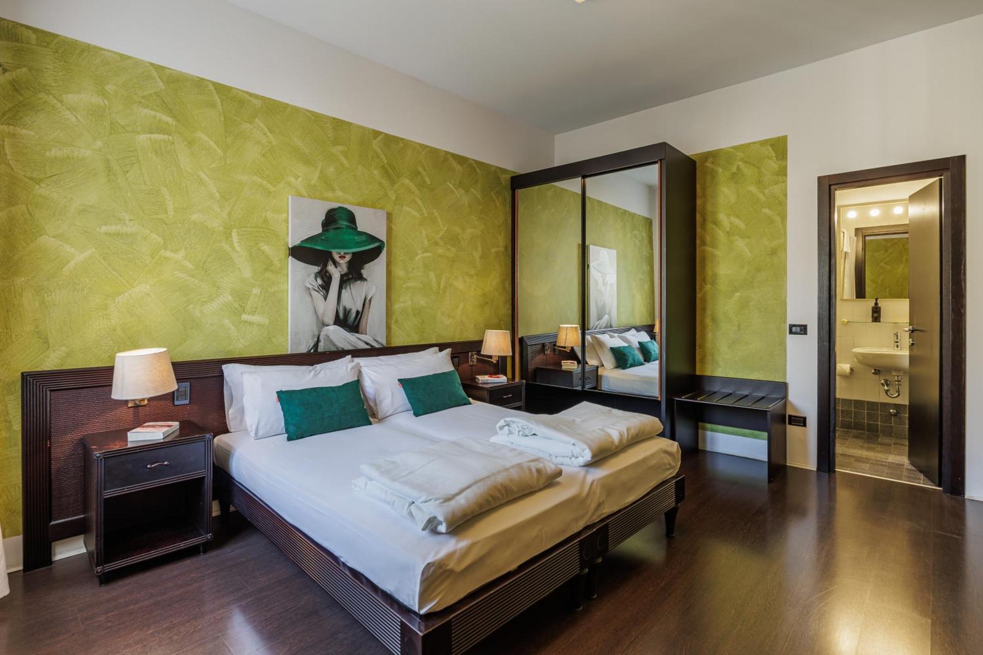 Grotta Hotel