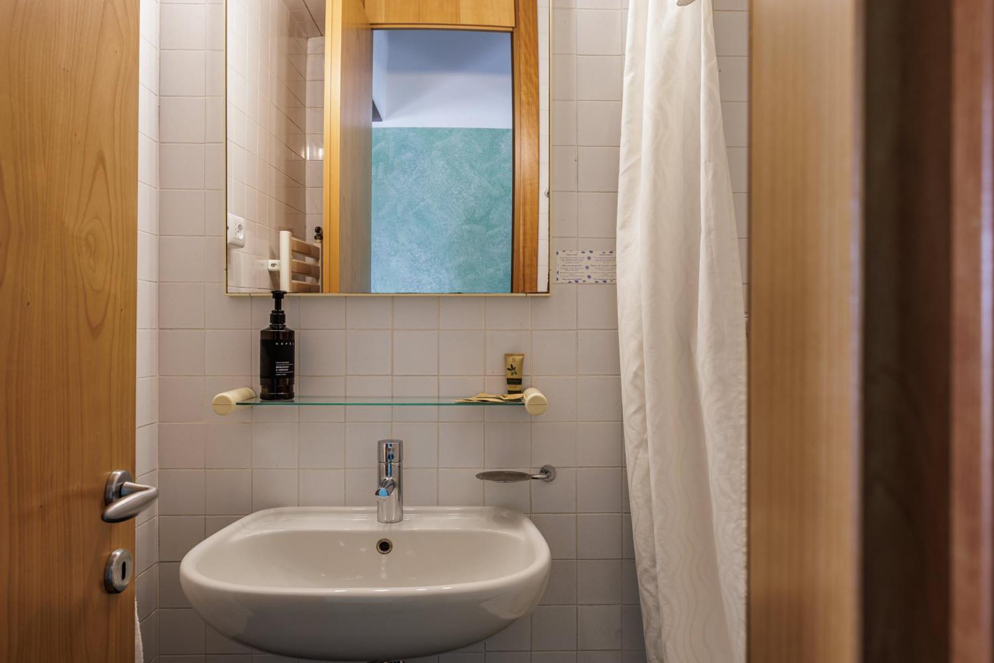 Grotta Hotel