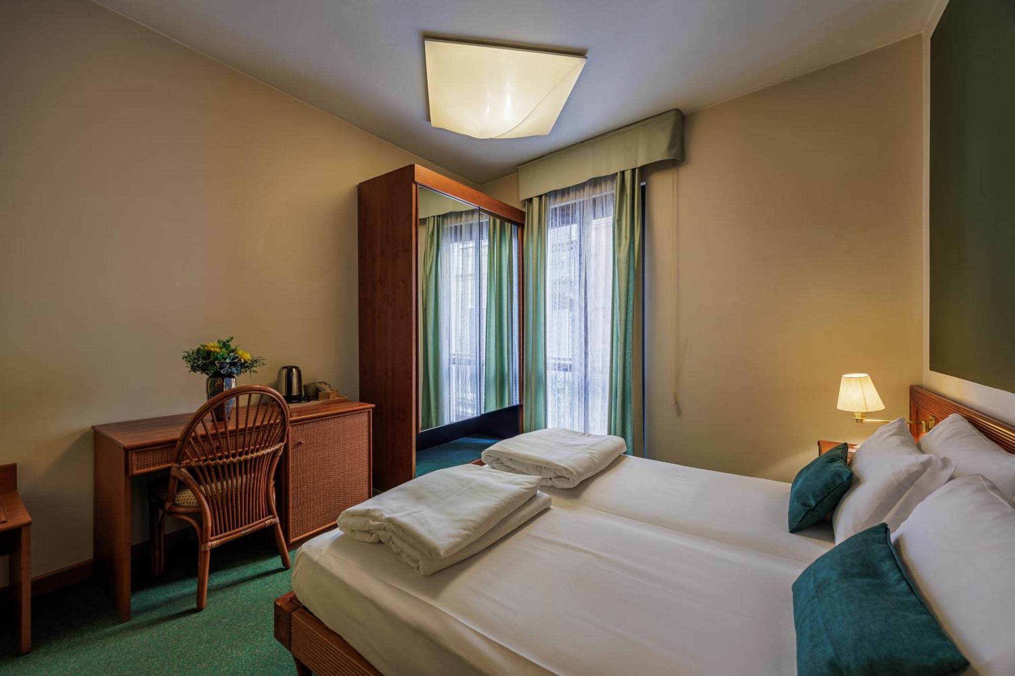 Grotta Hotel