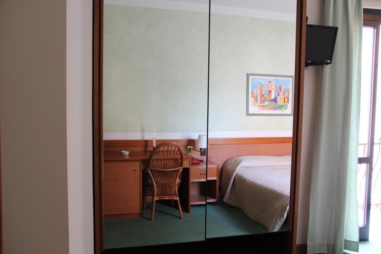 Grotta 3* Lazise