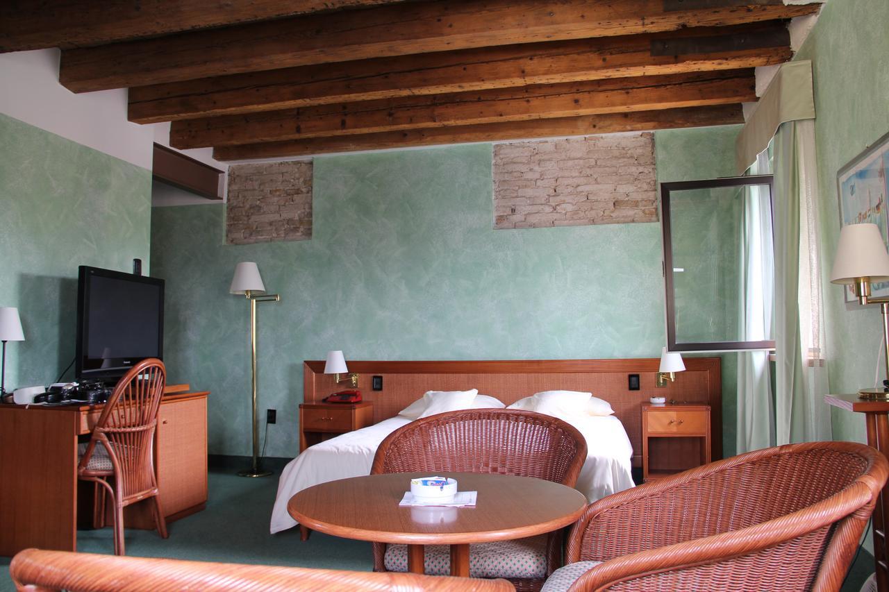Grotta Hotel